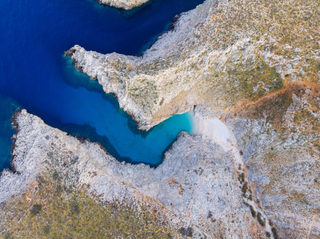 Bever_Travel_bever travel_greece_janis-beitins-Lhg60Pc4KGA-unsplash